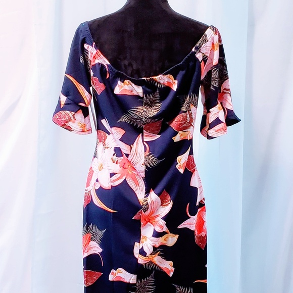 3/$30🦄HP🦄Floral print Off Shoulder Dress - Picture 5 of 8